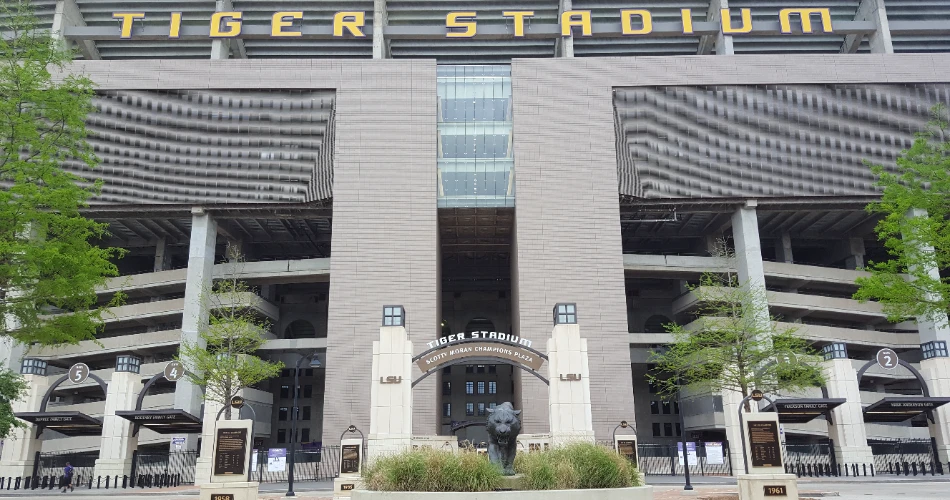 The Ultimate Game Day Experience: Top 10 Must-Visit University Stadiums in the U.S.